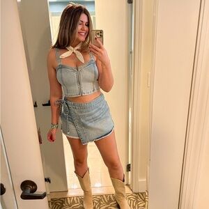 Denim crop top with zipper